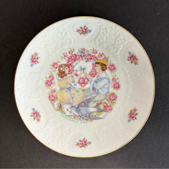 Royal Doulton Other - Vintage Valentine’s Day Royal Doulton 1977  Victorian  Collector Plate